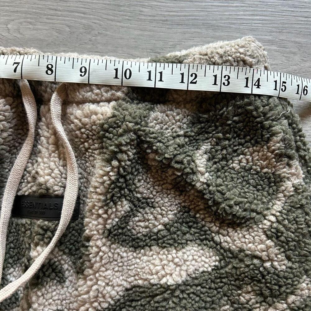 Fear of God Essentials Camo Polar Fleece Pants Sherpa joggers Size S - Picture 8 of 8